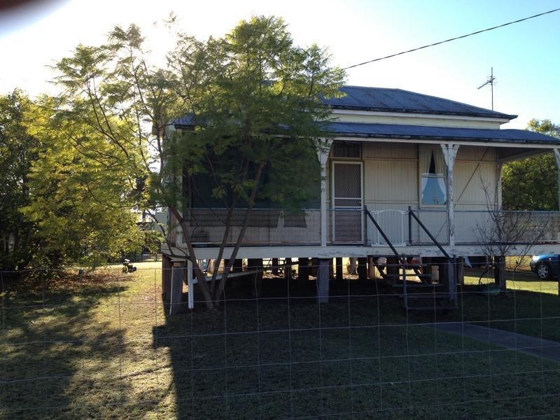 11 Palmer Street, Dalby QLD 4405