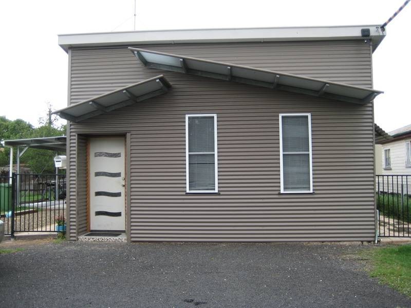 4B Besley St, Dalby QLD 4405