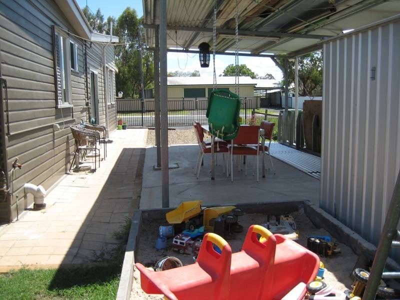 4B Besley St, Dalby QLD 4405