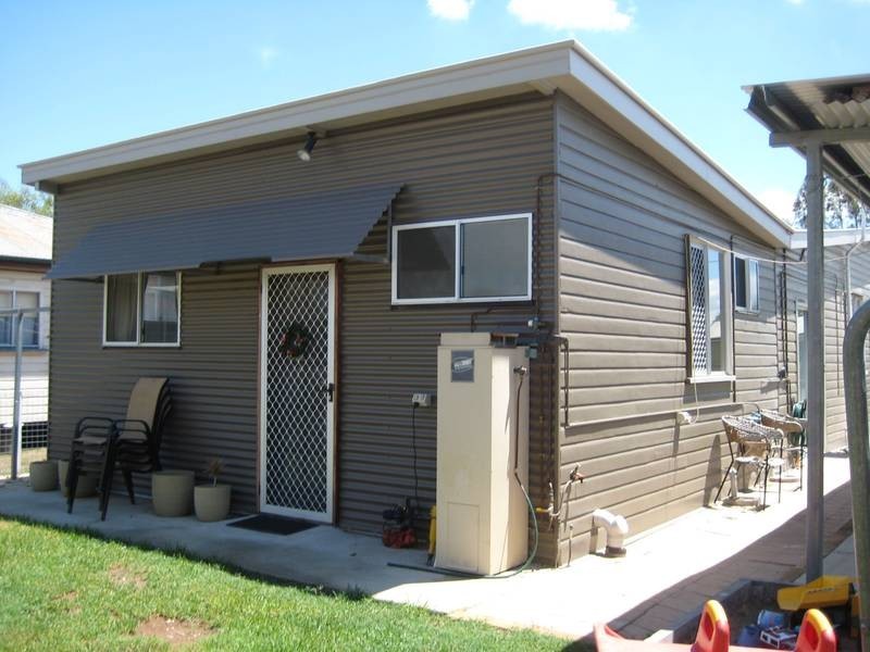 4B Besley St, Dalby QLD 4405