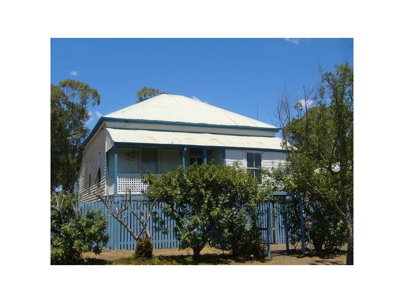 21 Arthur St, Dalby QLD 4405