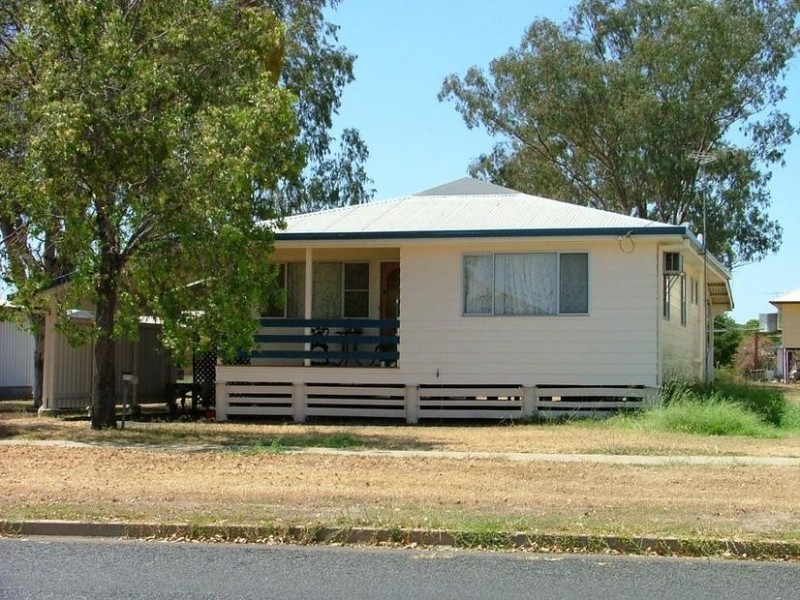 63 Arthur St, Dalby QLD 4405