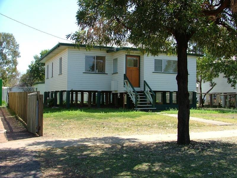 32 Arthur St, Dalby QLD 4405