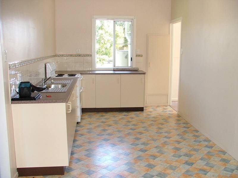 32 Arthur St, Dalby QLD 4405