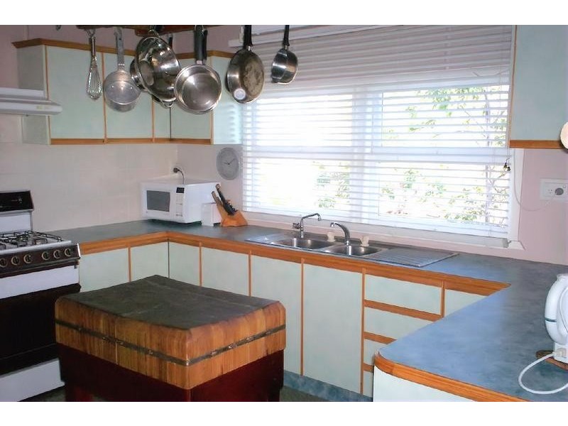 1 McKay Street, Warra QLD 4411