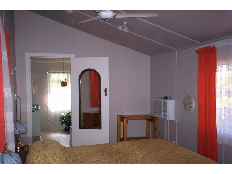 1 McKay Street, Warra QLD 4411