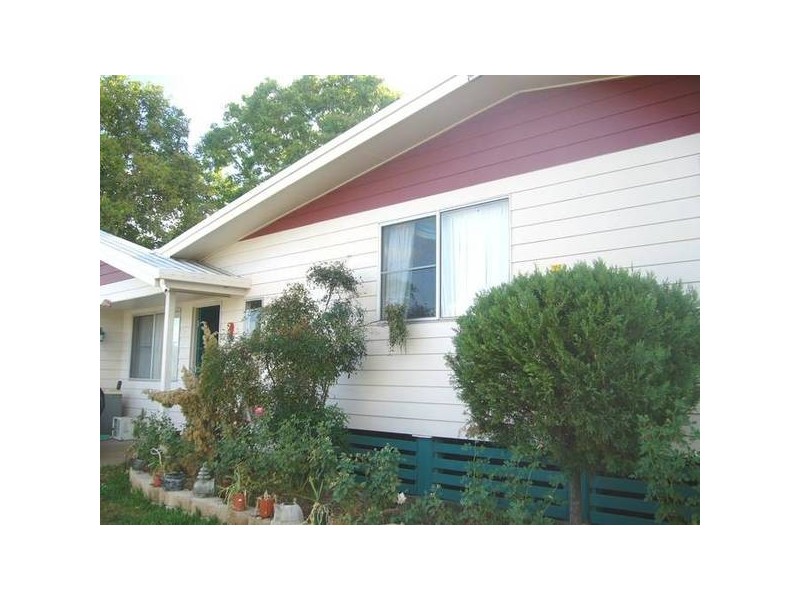 2 Clark St, Dalby QLD 4405