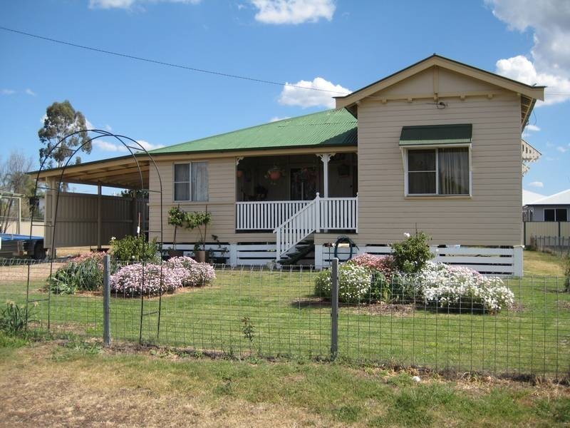 66 Curtis St, Dalby QLD 4405