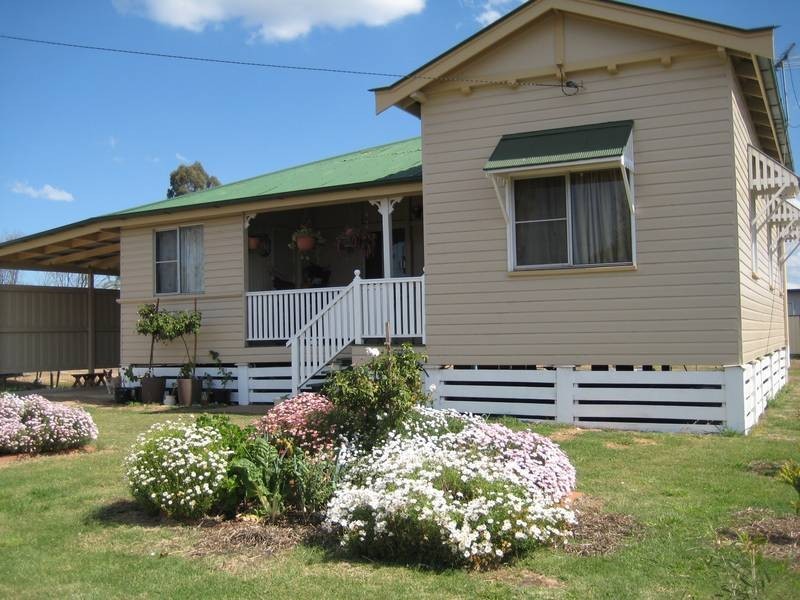 66 Curtis St, Dalby QLD 4405