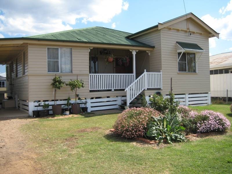 66 Curtis St, Dalby QLD 4405
