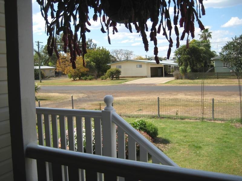 66 Curtis St, Dalby QLD 4405