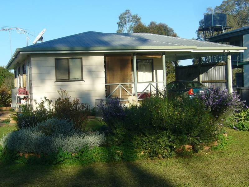 Lot 410, 10 Messenger St, Kaimkillenbun QLD 4406