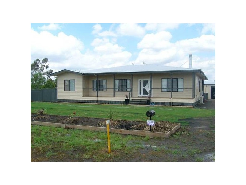 11 Melaluca Ave, Dalby QLD 4405