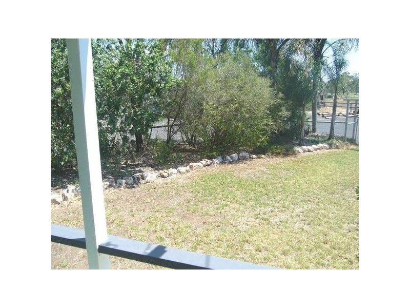 42 Mahon Street, Dalby QLD 4405