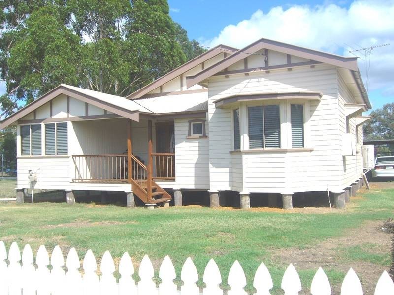 8 Condamine Street, Dalby QLD 4405