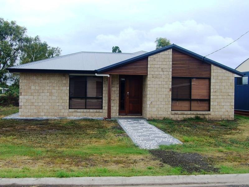 30 Homebush Street, Dalby QLD 4405