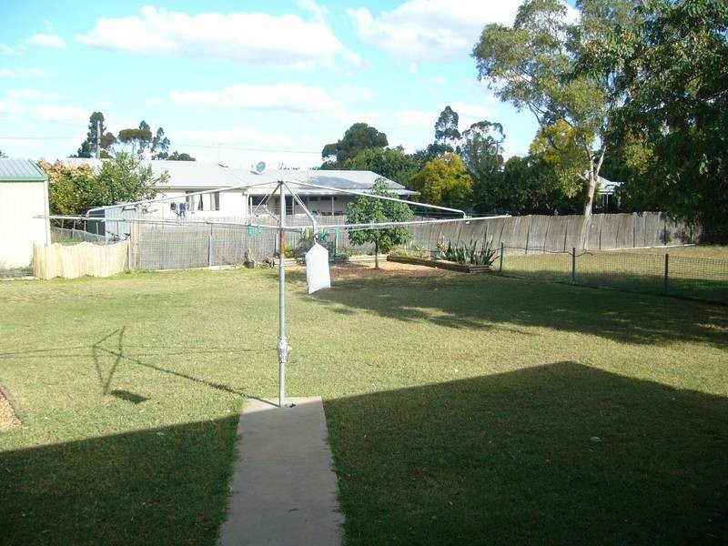 11 Nearhos Street, Dalby QLD 4405