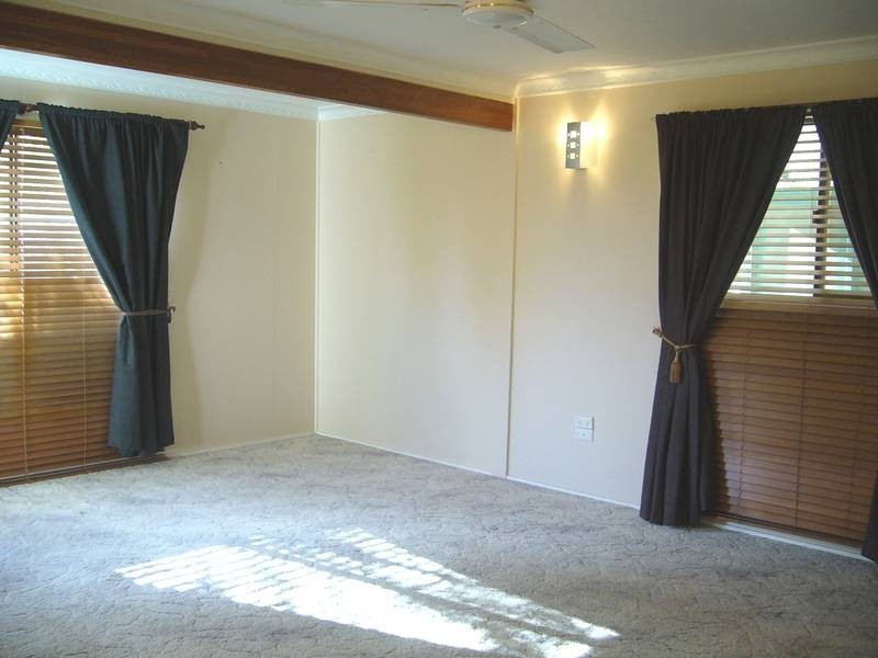 11 Nearhos Street, Dalby QLD 4405