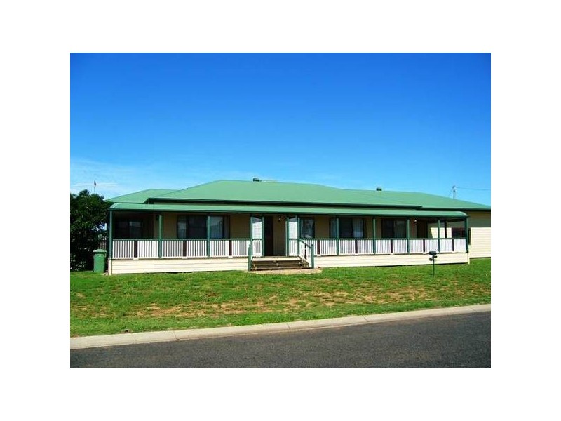 6 Agnes Street, Dalby QLD 4405