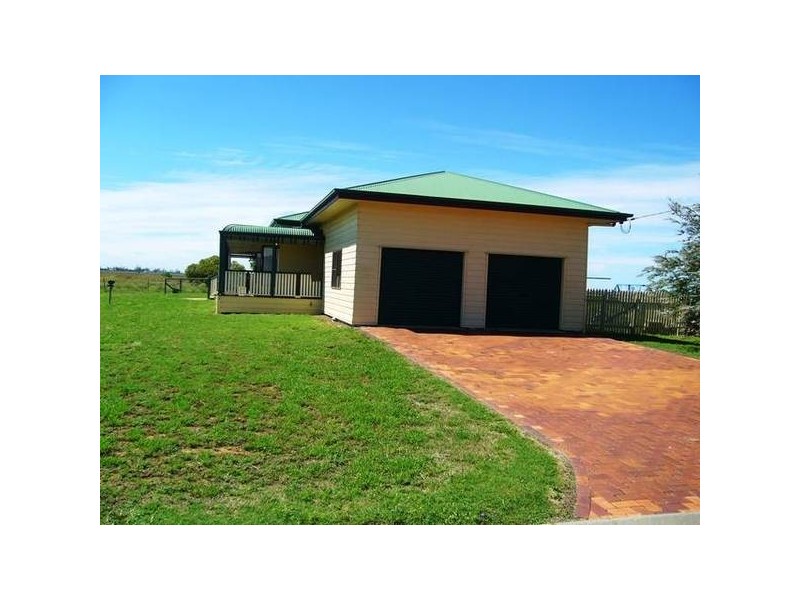 6 Agnes Street, Dalby QLD 4405