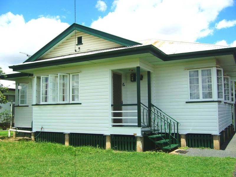 130 Bunya Street, Dalby QLD 4405