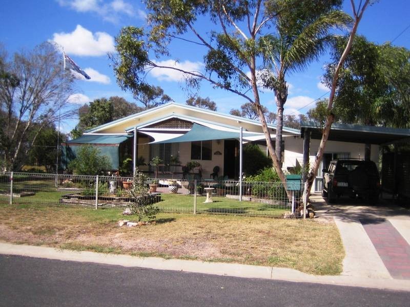 2 Porter Street, Tara QLD 4421