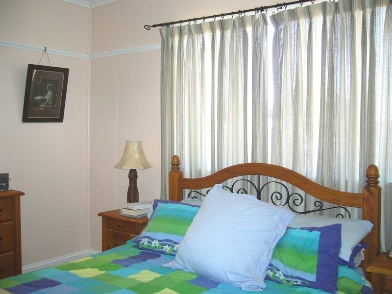 10 Vowles Street, Dalby QLD 4405