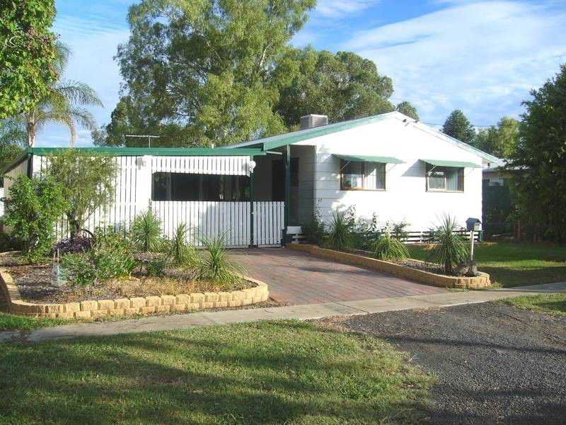 49 Geisel Street, Dalby QLD 4405