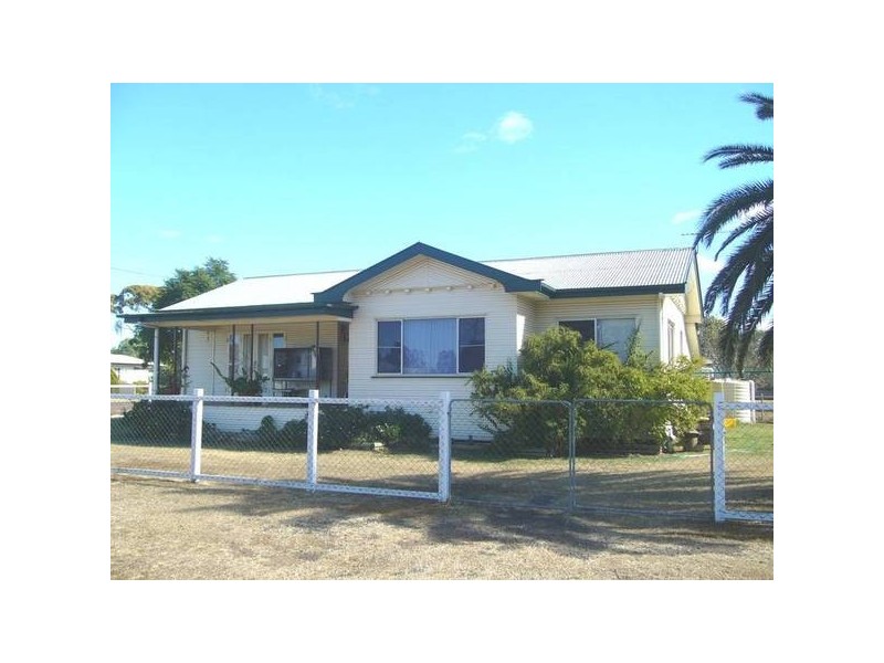 113 Bunya Street, Dalby QLD 4405