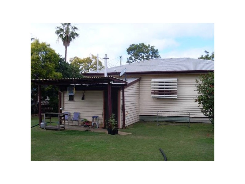 50 Nicholson Street, Dalby QLD 4405
