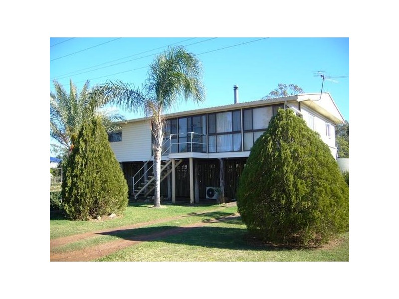 35 Queen Street, Jandowae QLD 4410