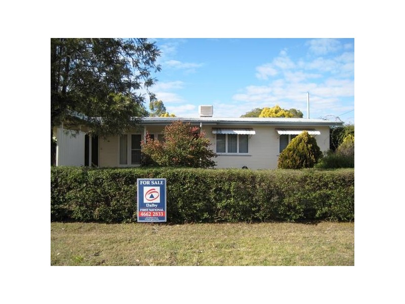 25 Geisel St, Dalby QLD 4405