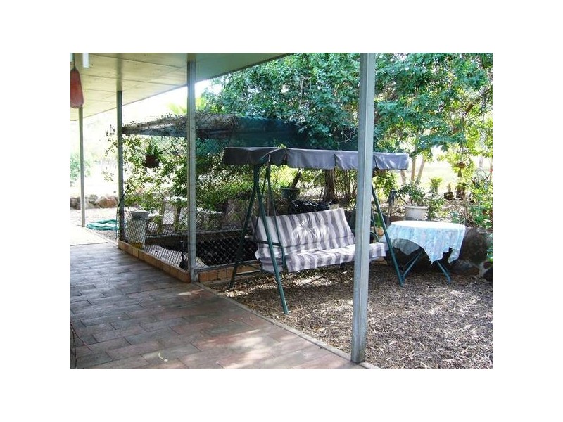 32 Chelldan Ave, Dalby QLD 4405
