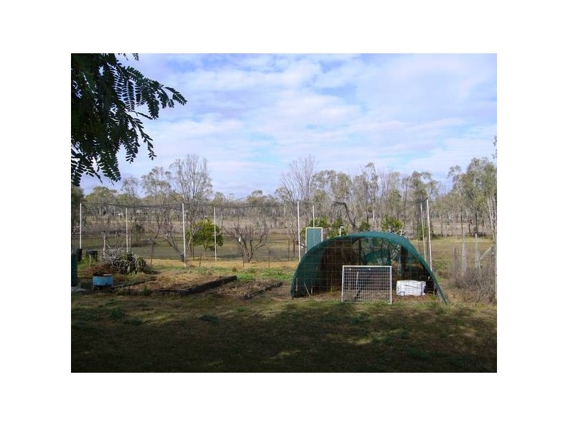 32 Chelldan Ave, Dalby QLD 4405