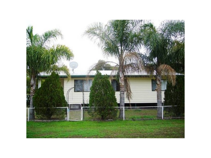 39 Lytton St, Warra QLD 4411