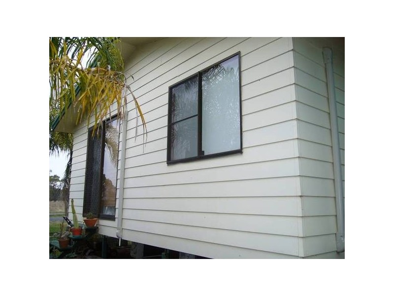 39 Lytton St, Warra QLD 4411