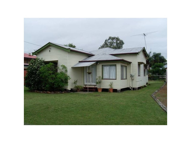 23 Bunya St, Dalby QLD 4405