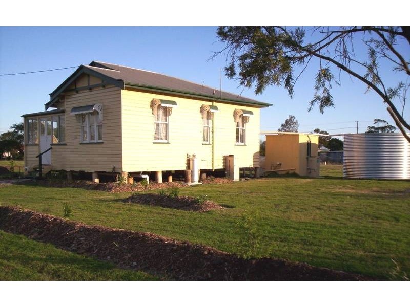 34 William Street, Jandowae QLD 4410