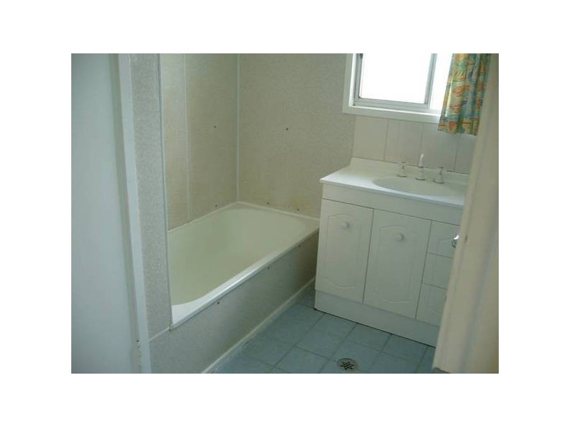 9 Raynor Street, Dalby QLD 4405