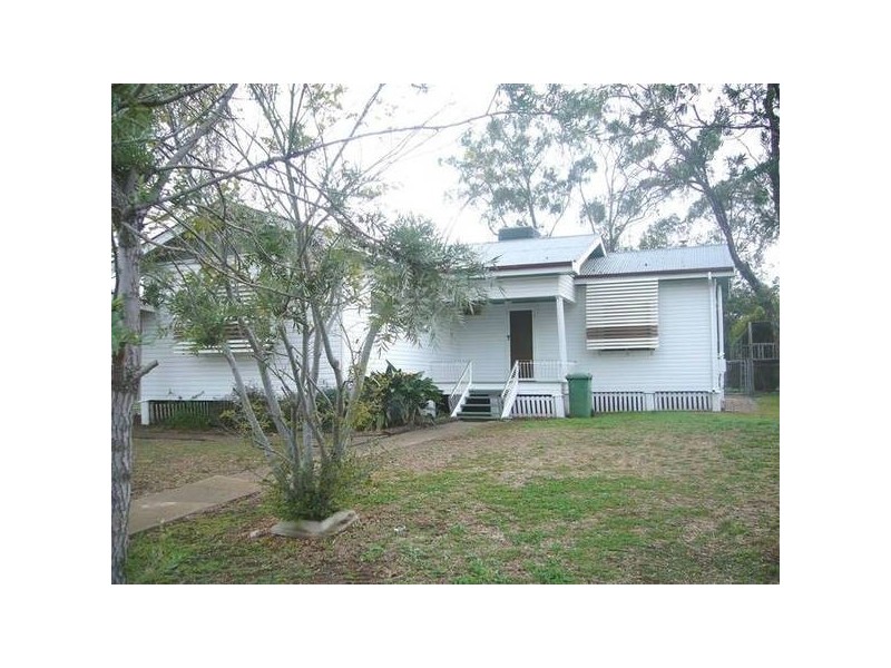 17 Hawthorne, Dalby QLD 4405