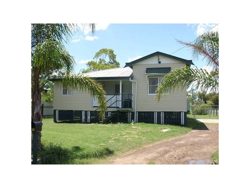 23 Charles St, Dalby QLD 4405