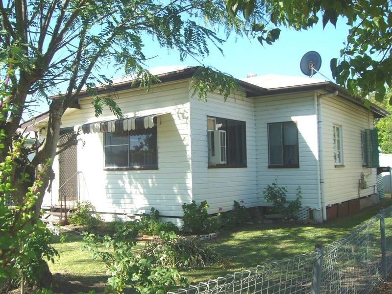 4 Beck Street, Dalby QLD 4405