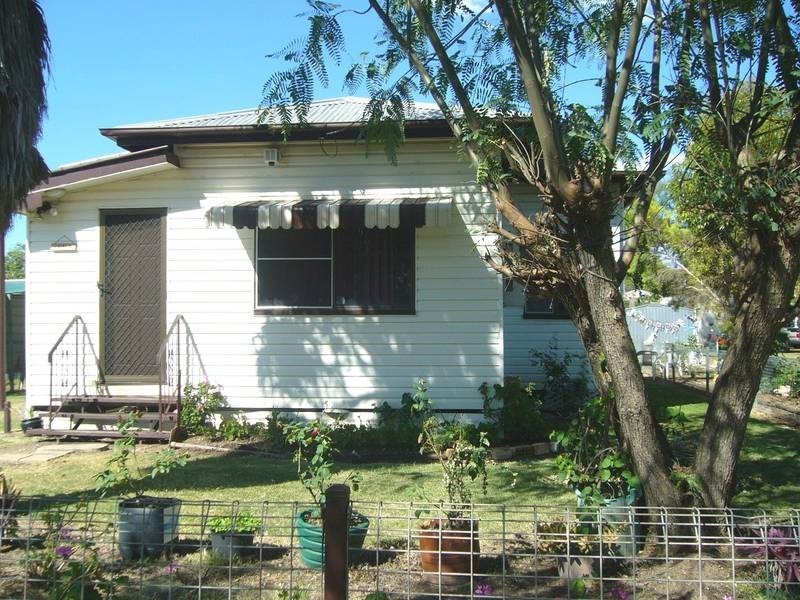 4 Beck Street, Dalby QLD 4405