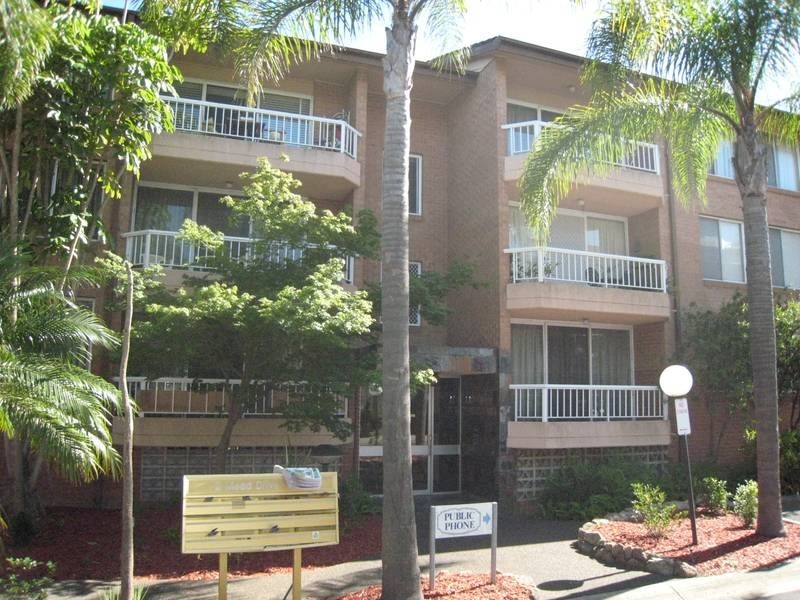 13/2 Mead Drive, Chipping Norton NSW 2170