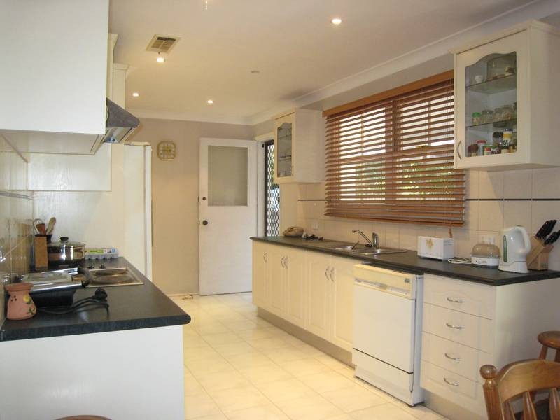 2 The Knoll, Lansvale NSW 2166