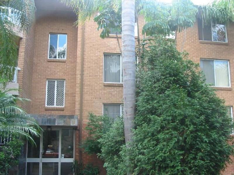 3/2 mead drive, Chipping Norton NSW 2170