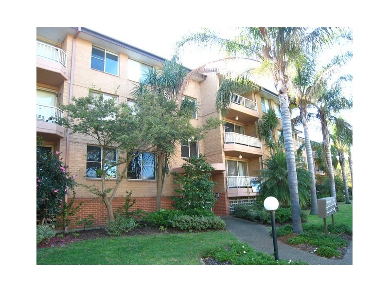 15/12 Frank Oliveri Drive, Chipping Norton NSW 2170