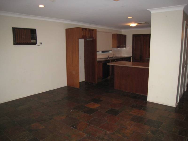 5 Lavington Ave, Chipping Norton NSW 2170