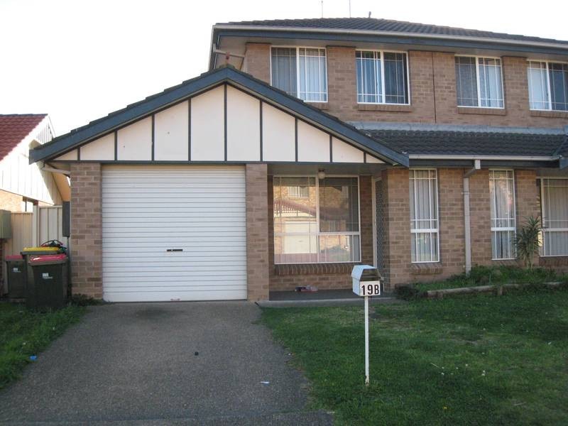 19B Wellwood Ave, Moorebank NSW 2170