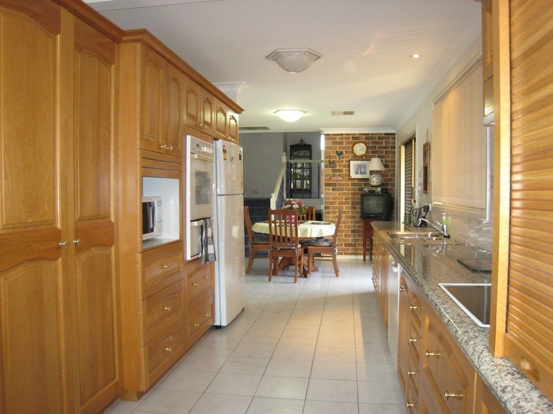 38 Nottingham Crescent, Chipping Norton NSW 2170